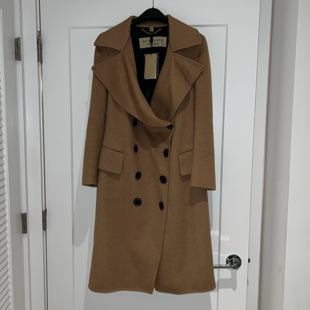 😍 NWT!! Burberry Tan and Black Cashmere Peacoat, Size US 4